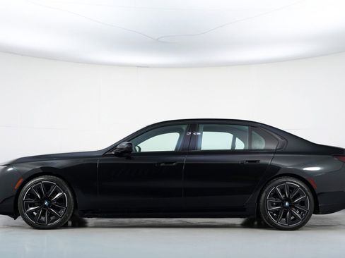 Used 2024 BMW i7 eDrive50 w/ M Sport Package image 9