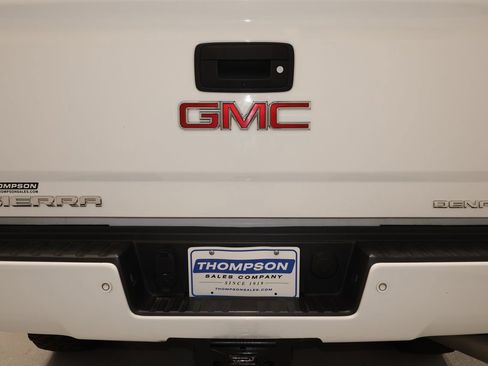 Used 2016 GMC Sierra 2500 Denali w/ Duramax Plus Package AWD/4WD image 23