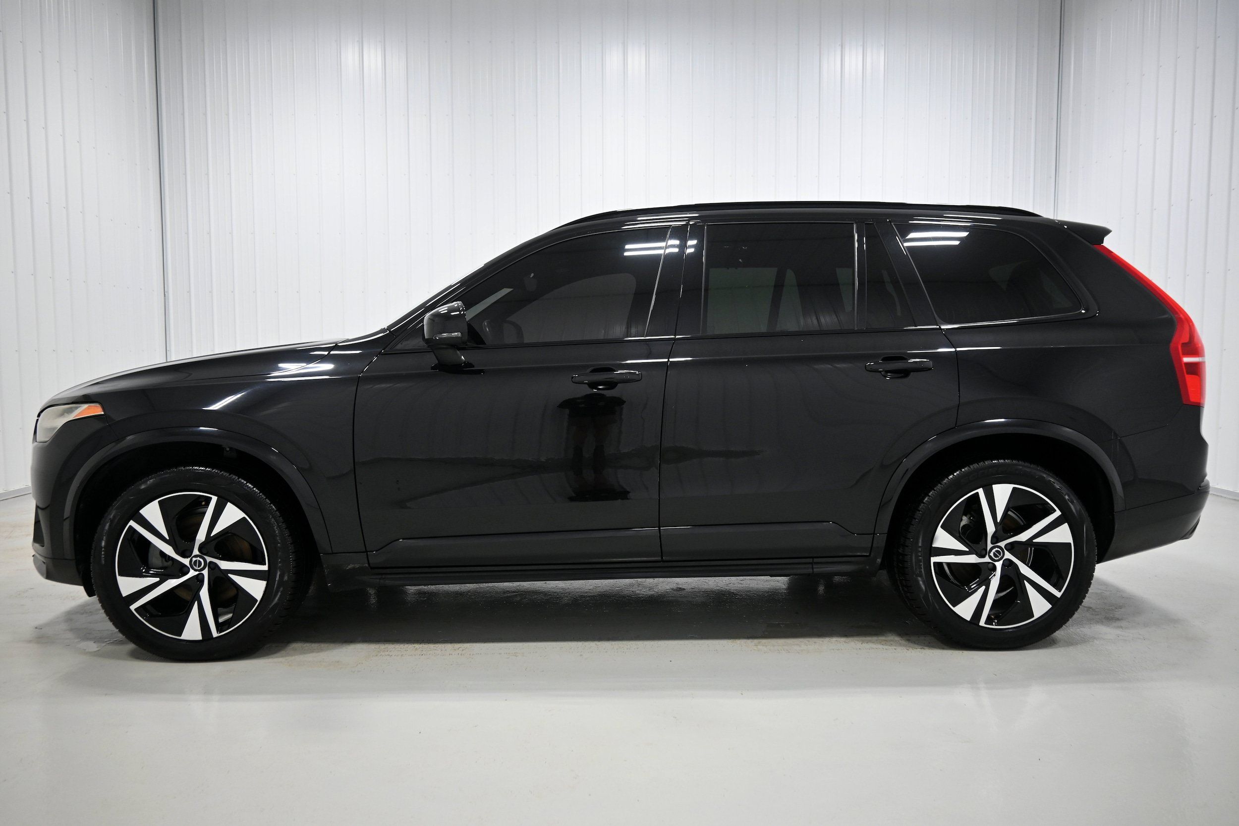 Used 2020 Volvo XC90 T6 R-Design w/ Protection Package Premier AWD/4WD image 25
