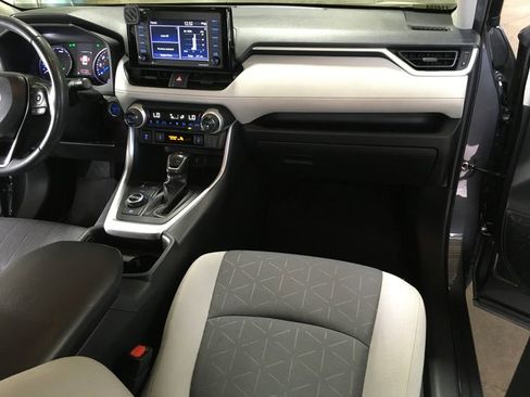 Used 2020 Toyota RAV4 XLE w/ Convenience Package AWD/4WD image 32