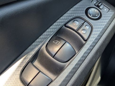 Used 2024 Nissan Altima 2.5 SV image 21