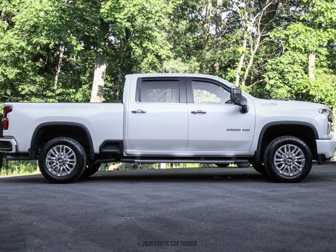 Used 2022 Chevrolet Silverado 3500 High Country w/ Technology Package AWD/4WD image 7