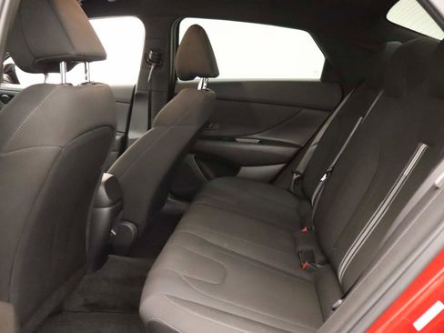 Used 2025 Hyundai Elantra Sport image 16