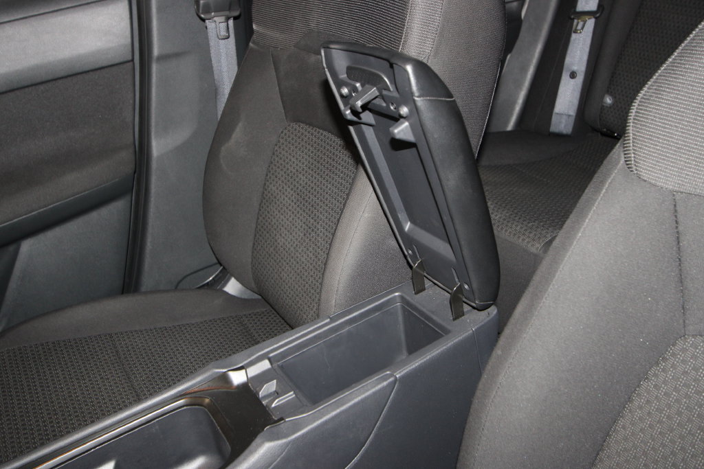 Used 2025 Nissan Kicks S FWD image 17