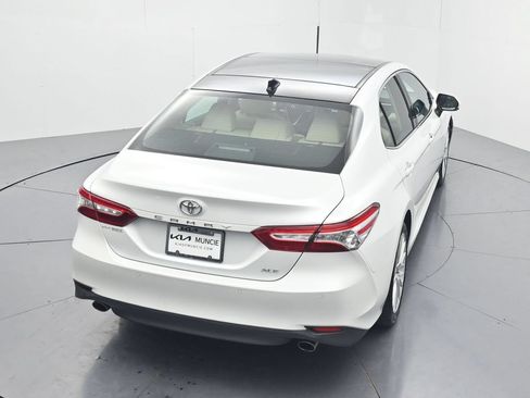 Used 2018 Toyota Camry XLE FWD image 50