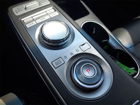 Used 2022 Genesis GV70 2.5T w/ Advanced Package image 26