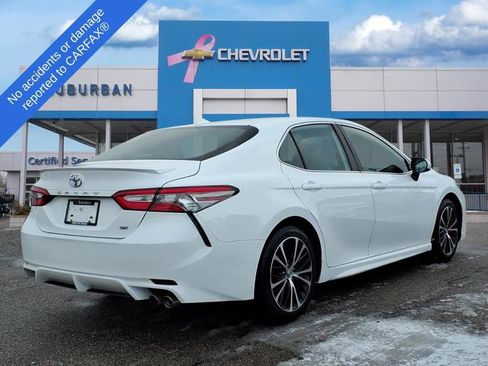 Used 2019 Toyota Camry SE image 4