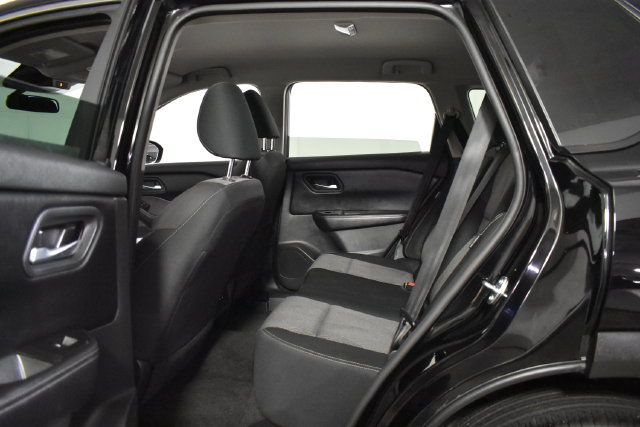 Used 2024 Nissan Rogue SV AWD/4WD image 28