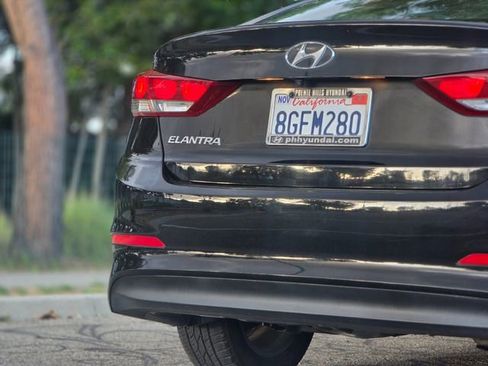 Used 2018 Hyundai Elantra Value Edition FWD image 11