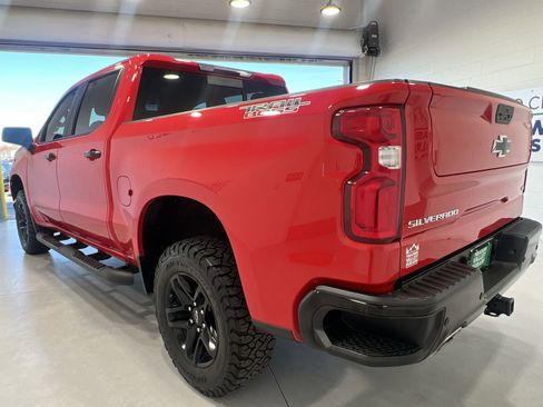 Used 2021 Chevrolet Silverado 1500 LT Trail Boss w/ LT Trail Boss Premium Package image 6