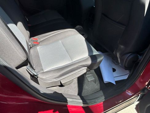 Used 2017 Ford Escape SE w/ SE Cold Weather Package FWD image 11