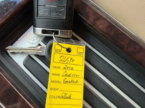 Used 2012 Cadillac Escalade Luxury w/ Livery Package image 28