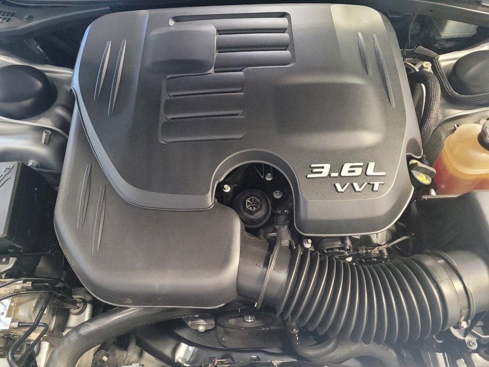 Used 2022 Dodge Challenger SXT RWD image 30