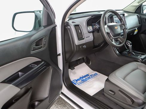 Used 2022 Chevrolet Colorado W/T w/ WT Convenience Package image 3