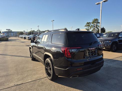 Used 2023 GMC Acadia SLE w/ Driver Convenience Package image 6