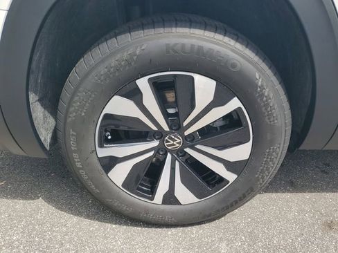 New 2026 Volkswagen Atlas SE FWD image 5