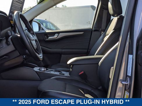 Certified 2025 Ford Escape PHEV image 21