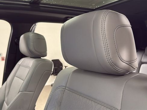 Used 2025 Toyota Tundra Limited image 13