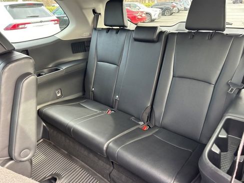 Used 2024 Toyota Grand Highlander XLE image 17