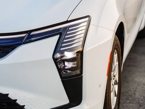 New 2027 Chrysler Pacifica Select FWD image 5