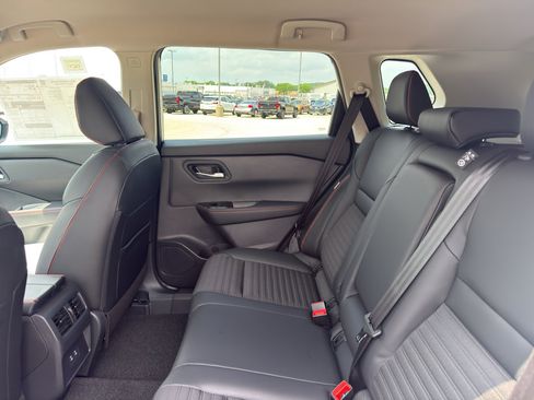 New 2026 Nissan Rogue SV w/ Rock Creek Premium Package AWD/4WD image 32