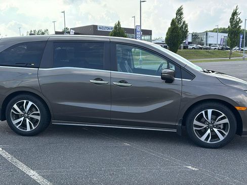 Used 2023 Honda Odyssey Touring image 3