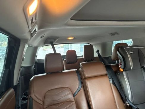 Used 2023 Nissan Pathfinder Platinum w/ Lighting Package (N93) FWD image 7