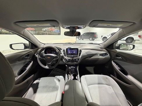 Used 2020 Chevrolet Malibu LT FWD image 19