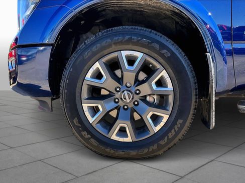 Certified 2023 Nissan Titan Platinum Reserve w/ Moonroof Package image 10