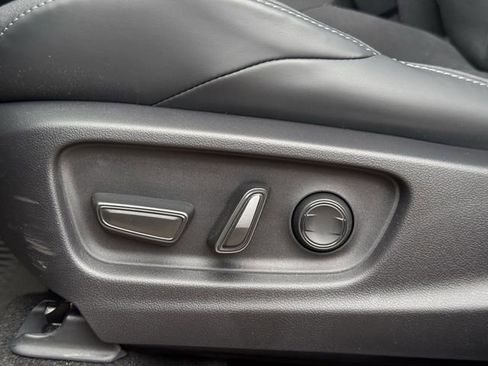 Used 2026 Toyota C-HR AWD/4WD image 28