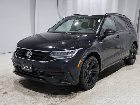 Used 2023 Volkswagen Tiguan SE R-Line image 7