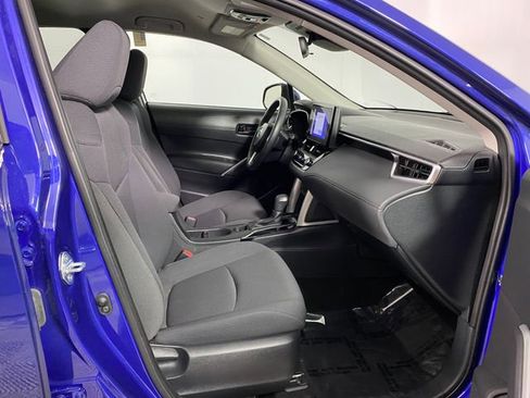 Used 2024 Toyota Corolla Cross LE image 9