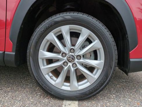 Used 2022 Toyota Corolla Cross LE FWD image 11