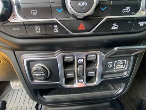 Used 2021 Jeep Wrangler Unlimited Sport AWD/4WD image 23