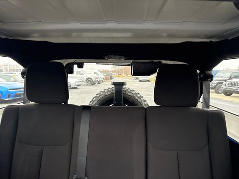 Used 2015 Jeep Wrangler Unlimited Sport image 14
