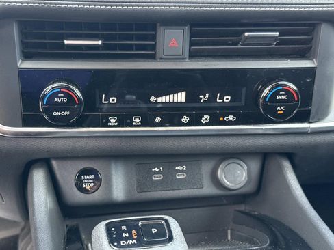 Certified 2024 Nissan Rogue SV FWD image 26