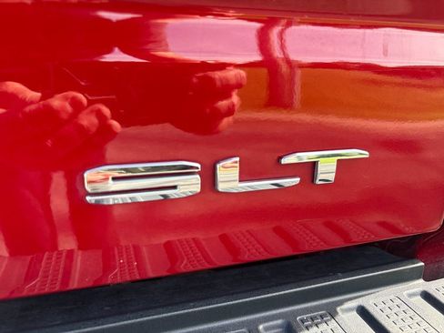 Used 2023 GMC Sierra 1500 SLT w/ SLT Premium Plus Package AWD/4WD image 14