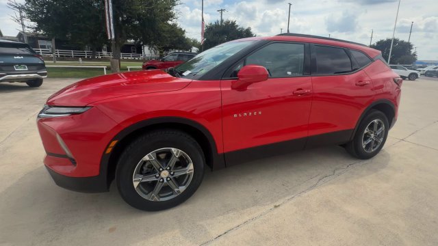 Used 2024 Chevrolet Blazer LT w/ Convenience Package FWD image 4
