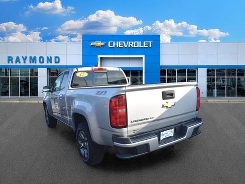 Used 2017 Chevrolet Colorado Z71 AWD/4WD image 5