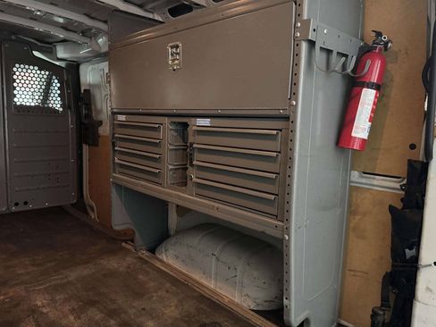 Used 2017 Nissan NV 3500 SV RWD image 8