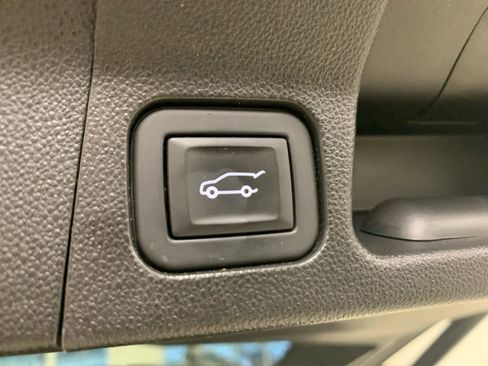 Used 2023 GMC Acadia AT4 w/ Technology Package AWD/4WD image 11