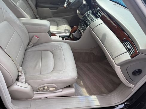 Used 2005 Cadillac De Ville DTS w/ Equipment Group FWD image 11