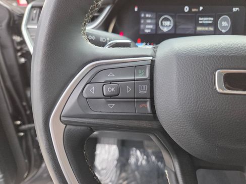 Used 2023 Jeep Grand Cherokee L Laredo RWD image 35