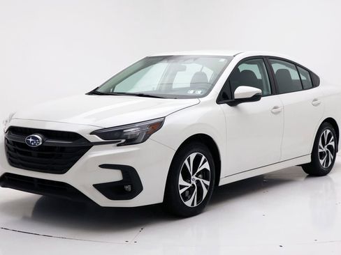 Used 2024 Subaru Legacy Premium image 2