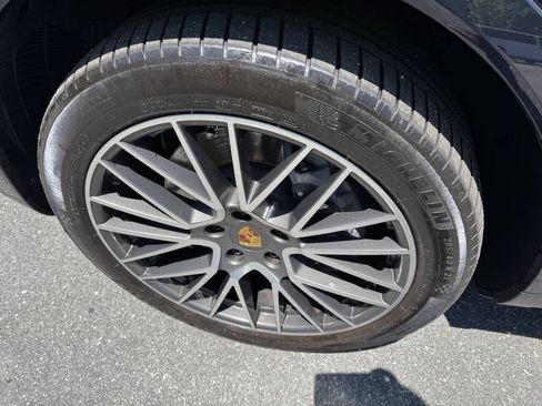 Used 2021 Porsche Cayenne AWD/4WD image 13