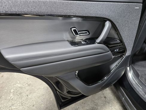 Used 2025 Land Rover Range Rover Sport SE image 31