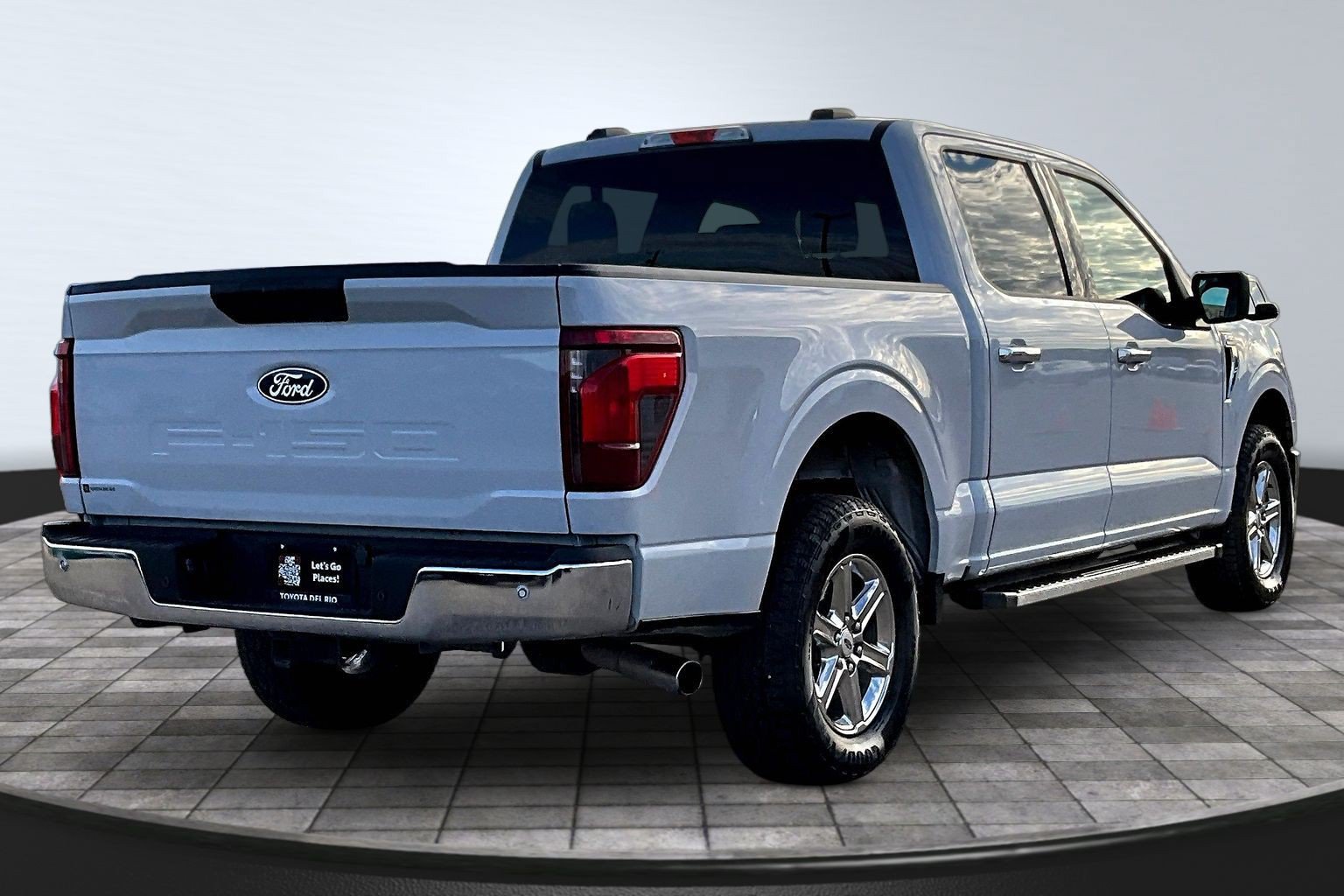 Used 2025 Ford F150 XLT w/ Equipment Group 301A Standard AWD/4WD image 7