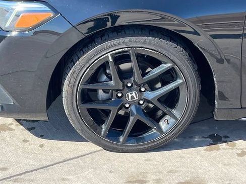 Used 2023 Honda Civic Sport image 2