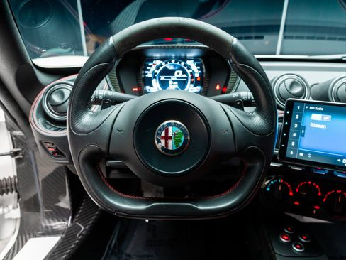 Used 2015 Alfa Romeo 4C Coupe w/ Leather Interior Group image 39