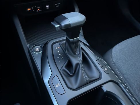 New 2025 Kia K4 LXS image 24